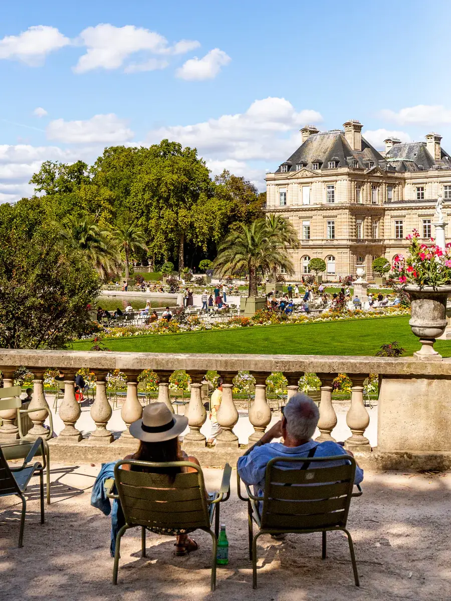 Le palais du Luxembourg vu depuis le jardin